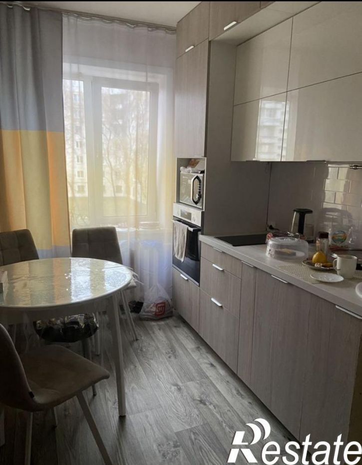 2-комн квартира Покрышкина, 24