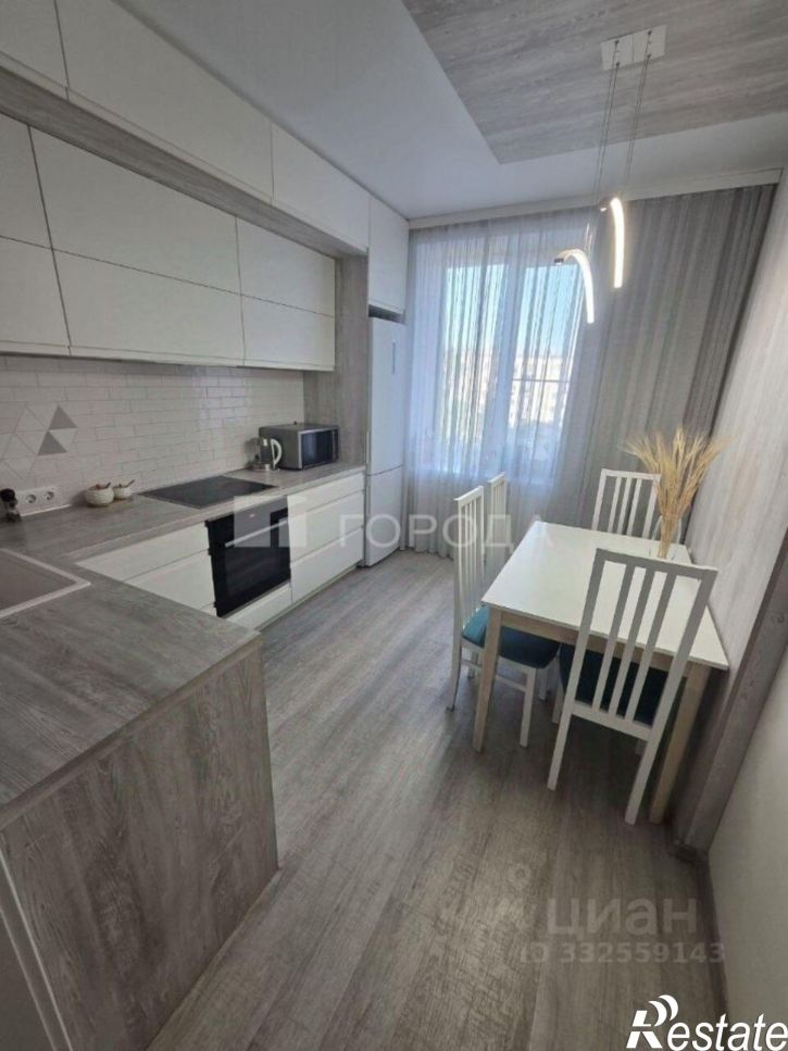 4-комн квартира ул Суворова, 2,  д. 2