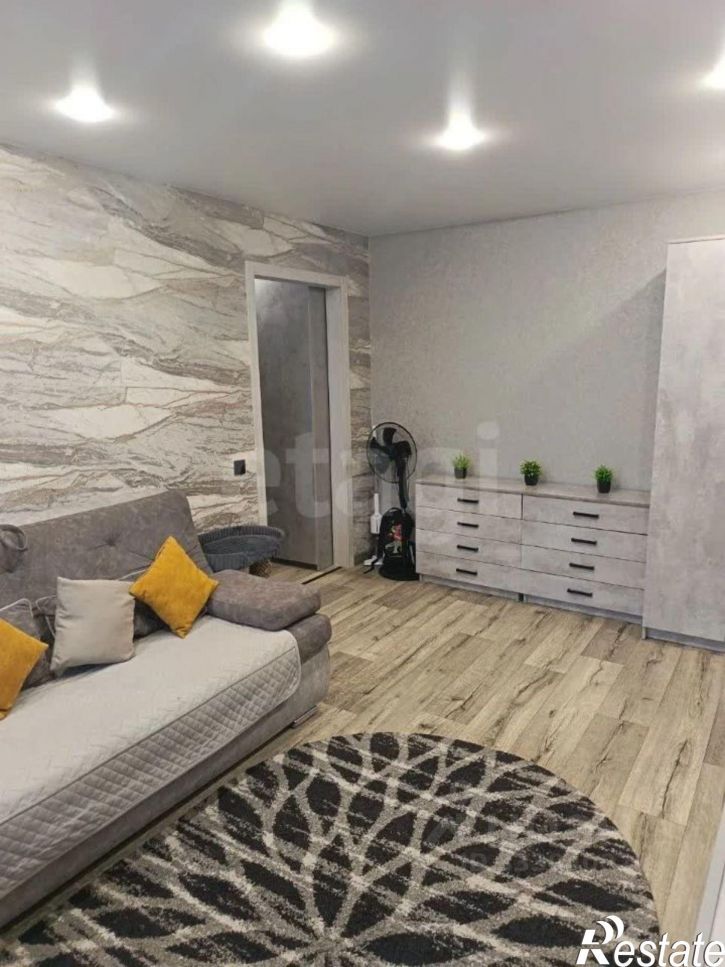 4-комн квартира ул Тореза, 87,  д. 87