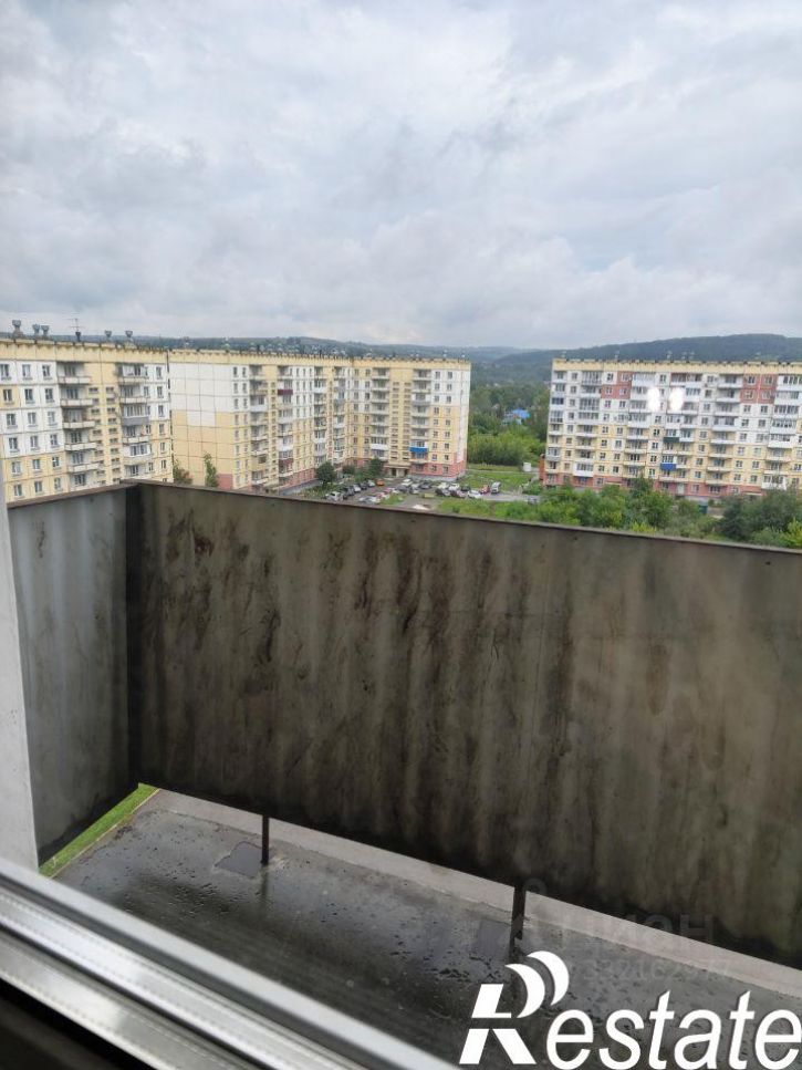 3-комн квартира улица Братьев Сизых, 12,  д. 12