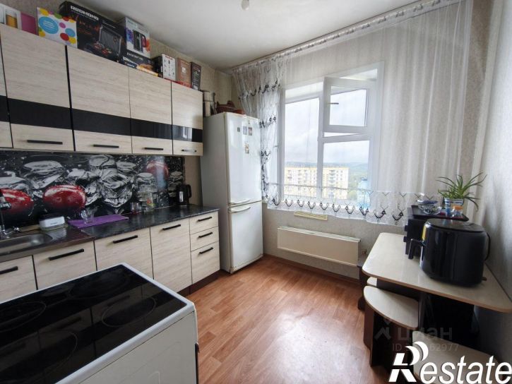 3-комн квартира улица Братьев Сизых, 12,  д. 12