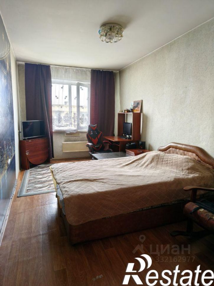 3-комн квартира улица Братьев Сизых, 12,  д. 12