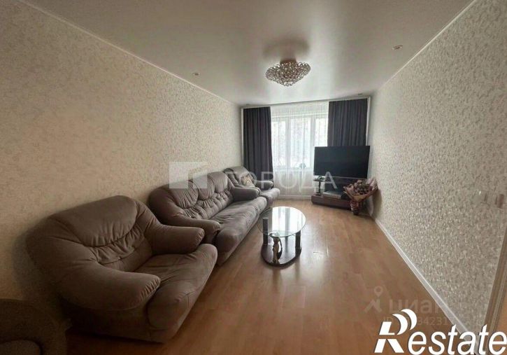 3-комн квартира улица Тольятти, 42,  д. 42