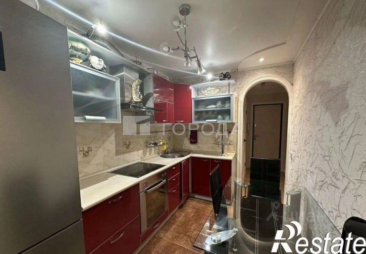3-комн квартира улица Тольятти, 42,  д. 42
