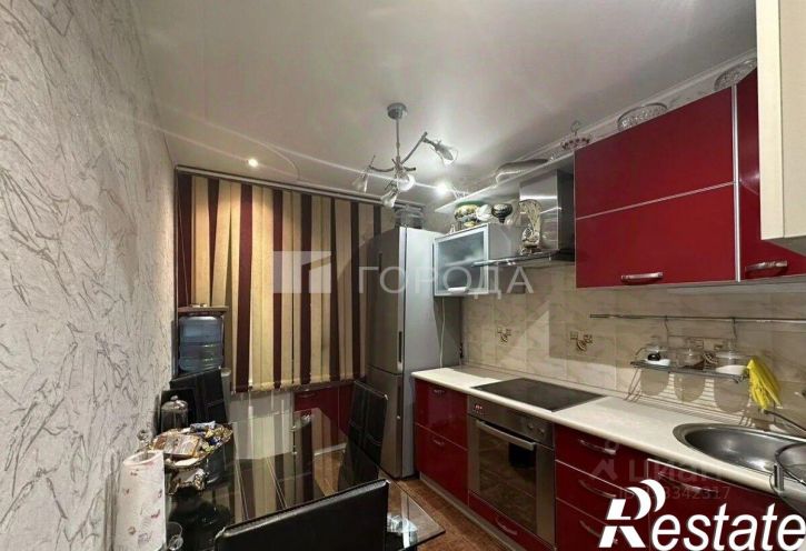 3-комн квартира улица Тольятти, 42,  д. 42