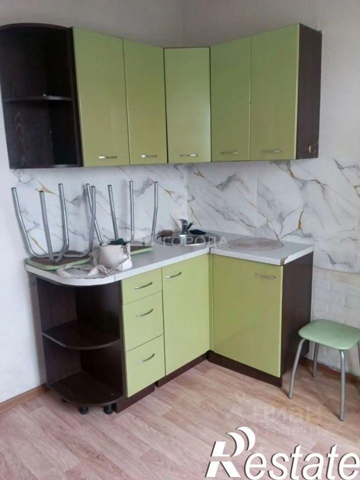 2-комн квартира улица Братьев Сизых, 10А,  д. 10А