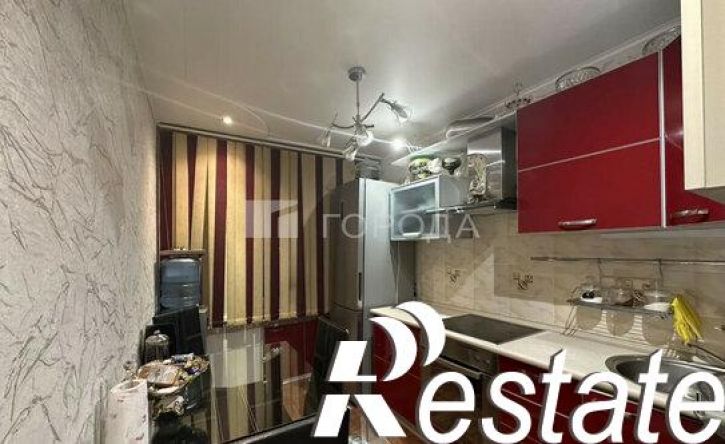 3-комн квартира улица Тольятти, 42,  д. 42